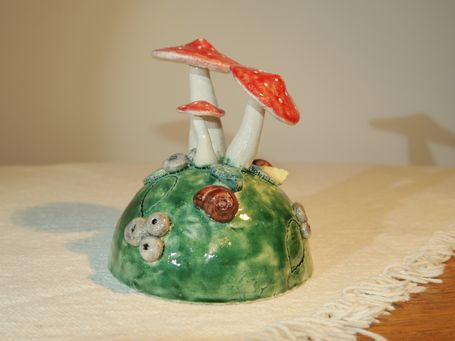 Pilze auf Halbkugel